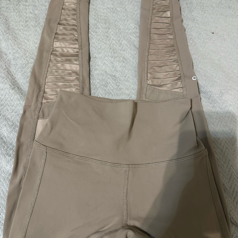 Taupe alo legging